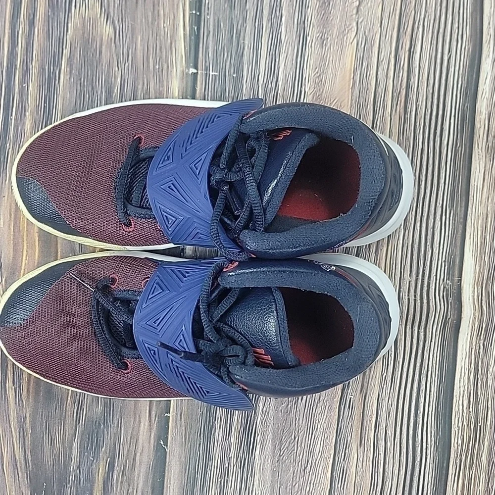 Boys 7Y Nike shoes